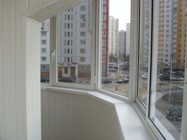 Закругленное радиусное остекление полукруглого балкона и лоджии Троицк