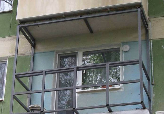 Альтернативное остекление балкона оргстеклом вместо стекла Троицк