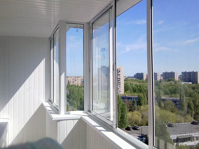 Нестандартное остекление балконов косой формы и проблемных балконов Троицк