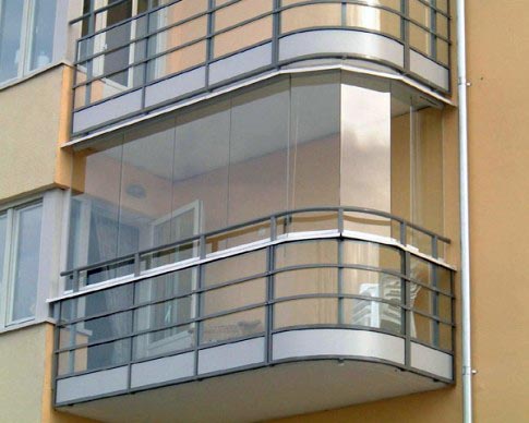 Сплошное безрамное остекление балкона без рам Троицк